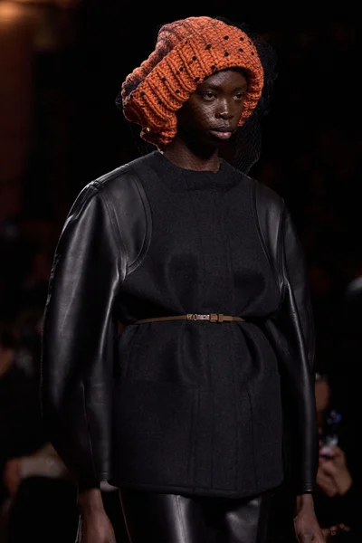 Look 35